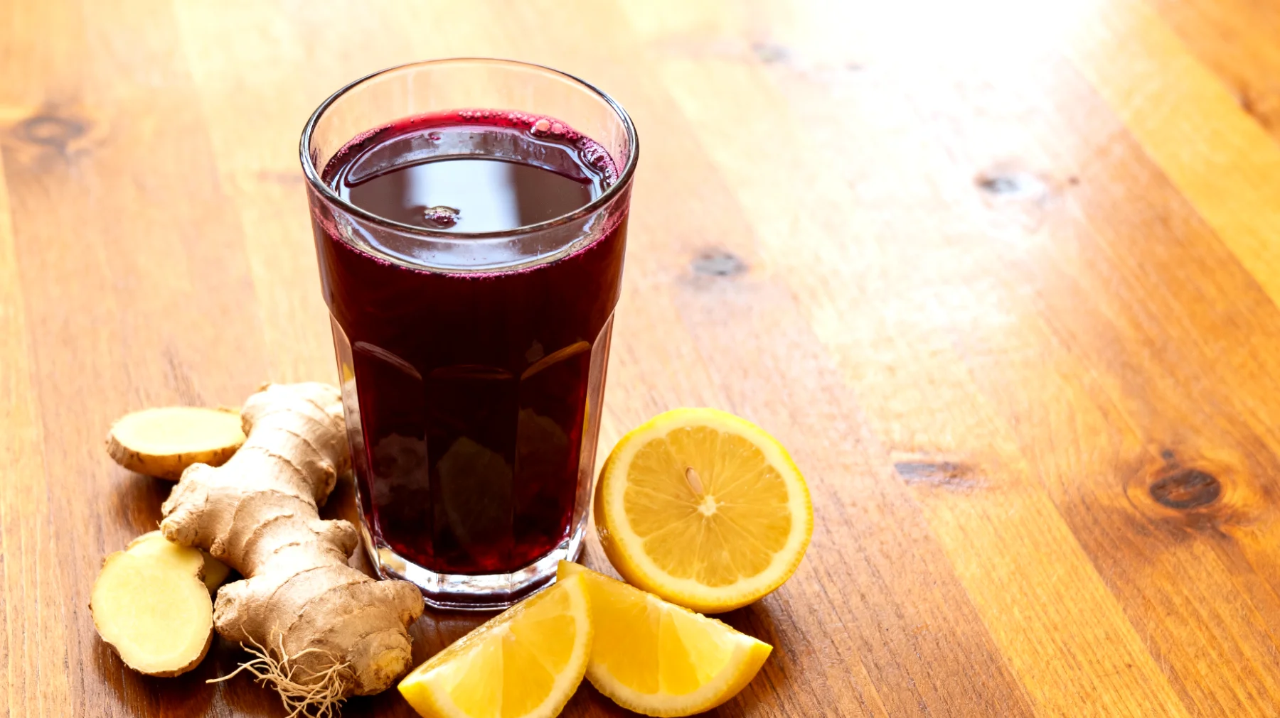 Rote-Bete-Kvass mit Ingwer und Zitrone"